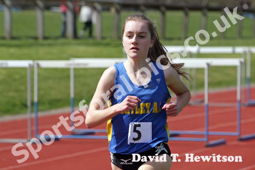 Lydia Turner (Birtley) on her way to beaking 10 minutes in the 3000 metres at the North of England, Div. 4E, Whitley Bay.